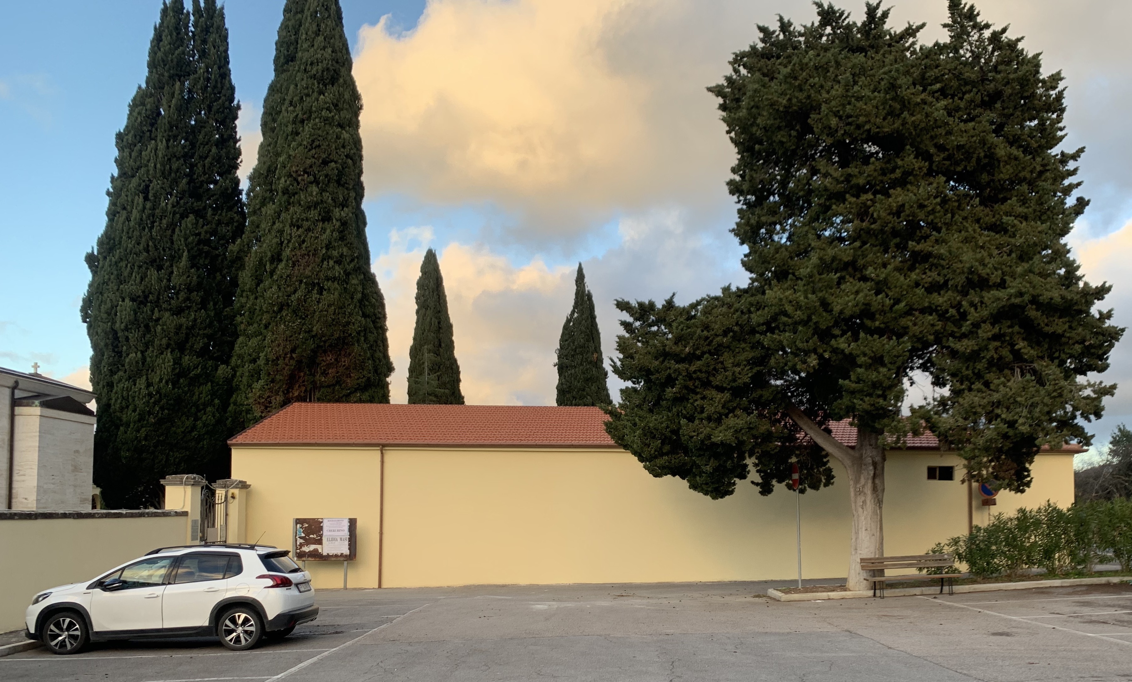 Gli orari del cimitero comunale 